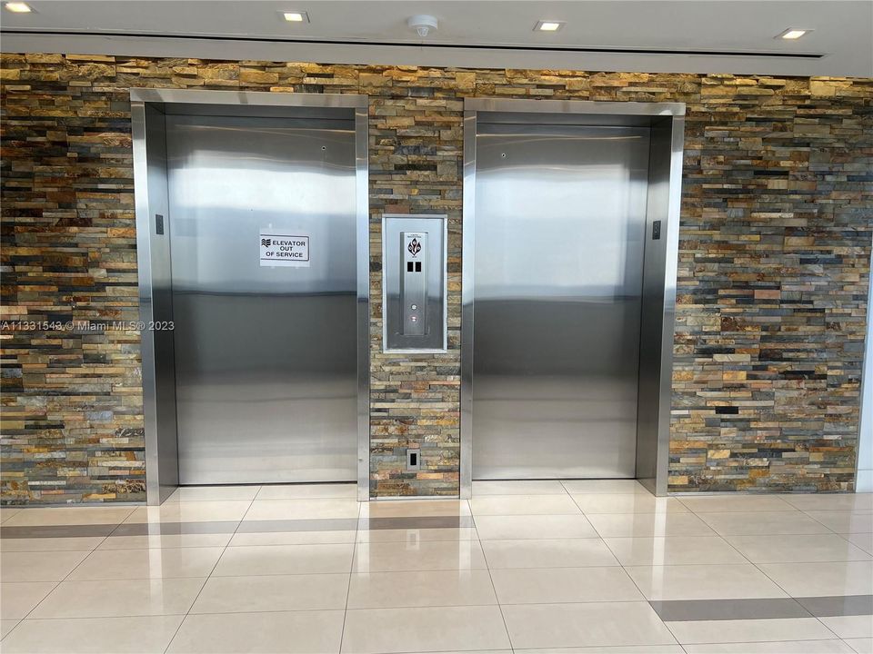 Recently Sold: $1,100,000 (3 beds, 2 baths, 1715 Square Feet)