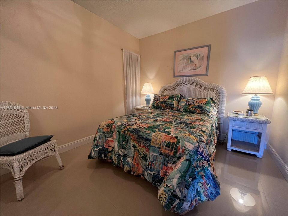 Recently Sold: $1,100,000 (3 beds, 2 baths, 1715 Square Feet)