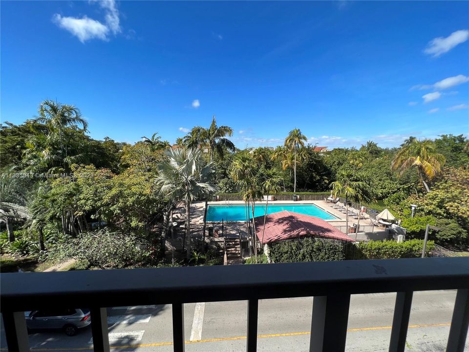 Recently Sold: $1,100,000 (3 beds, 2 baths, 1715 Square Feet)