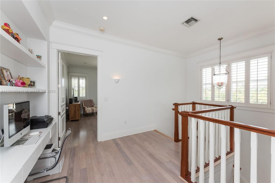 For Sale: $4,200,000 (5 beds, 5 baths, 3596 Square Feet)