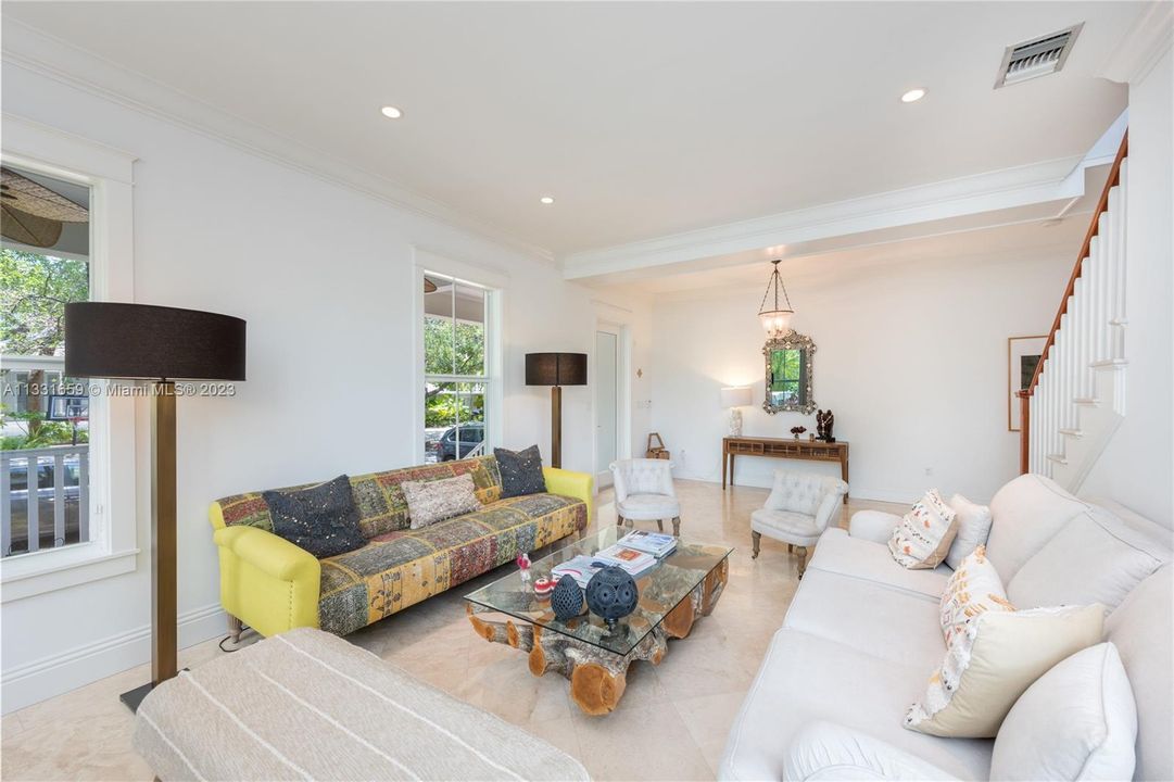 SPACIOUS AND BRIGHT 