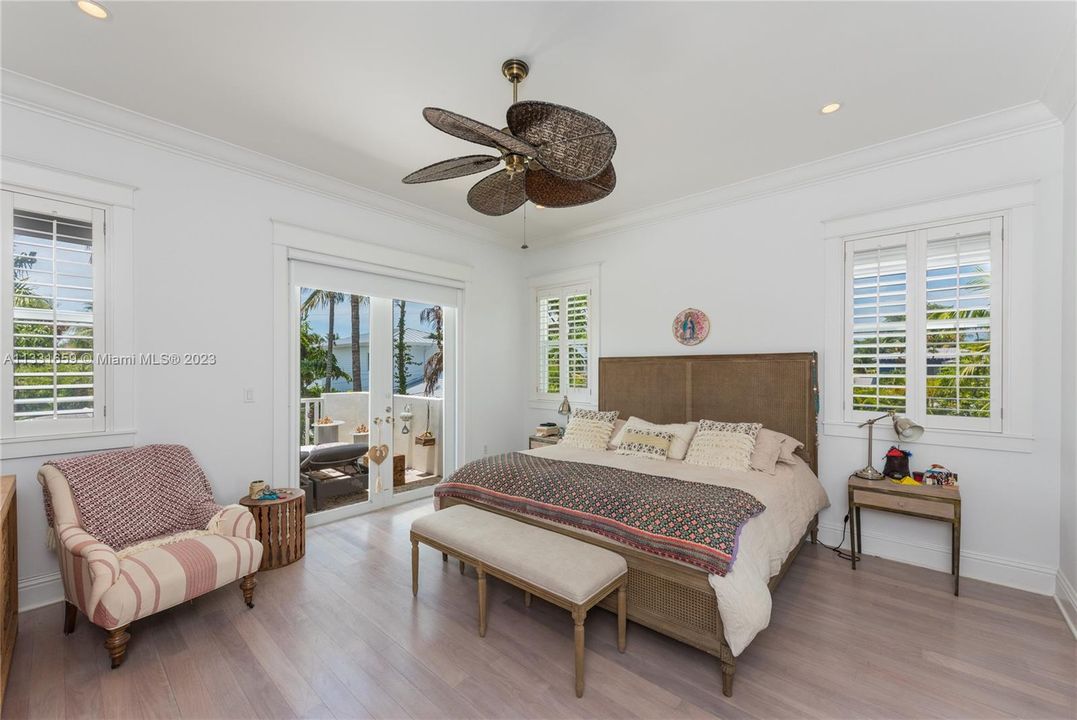 VERY BIG BEDROOM WITH FULL BATHROOM.