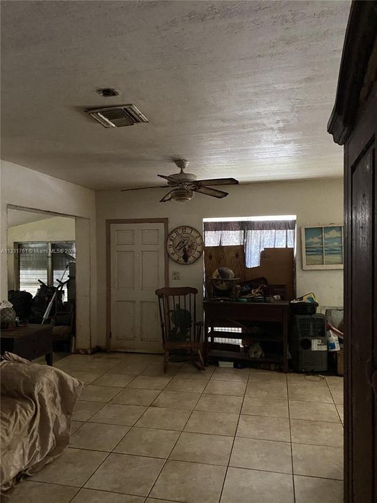 Recently Sold: $299,000 (3 beds, 2 baths, 1805 Square Feet)