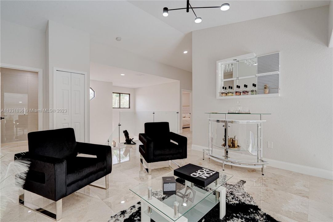 Recently Sold: $1,500,000 (5 beds, 3 baths, 3285 Square Feet)