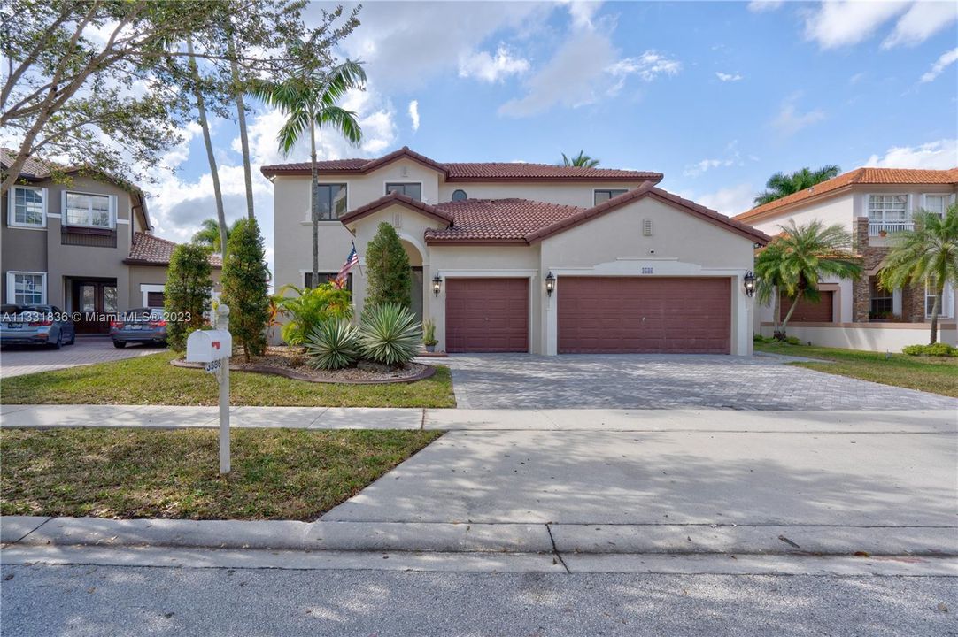 Recently Sold: $1,500,000 (5 beds, 3 baths, 3285 Square Feet)
