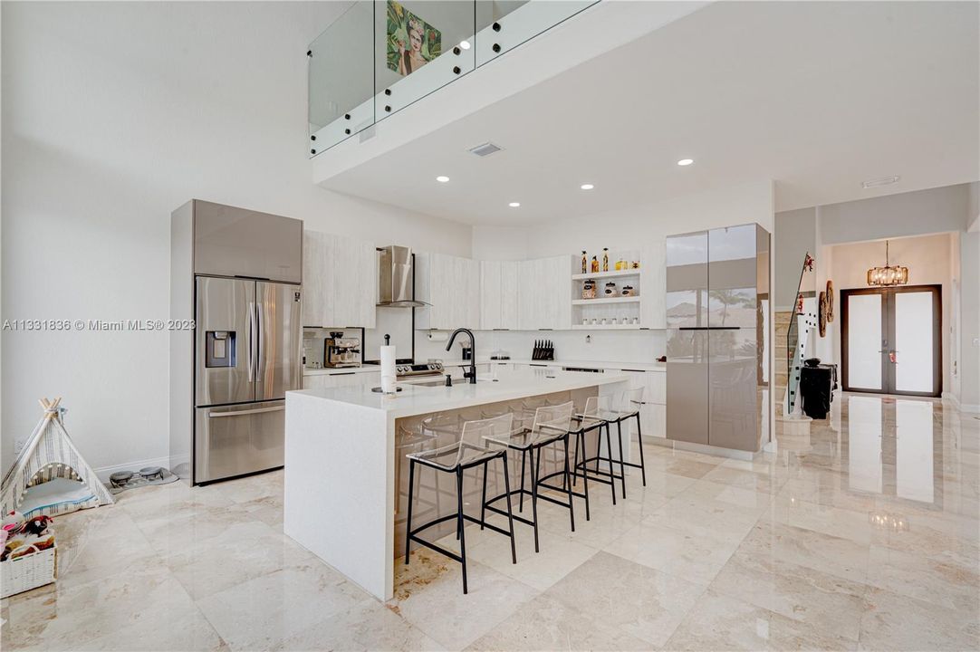 Recently Sold: $1,500,000 (5 beds, 3 baths, 3285 Square Feet)