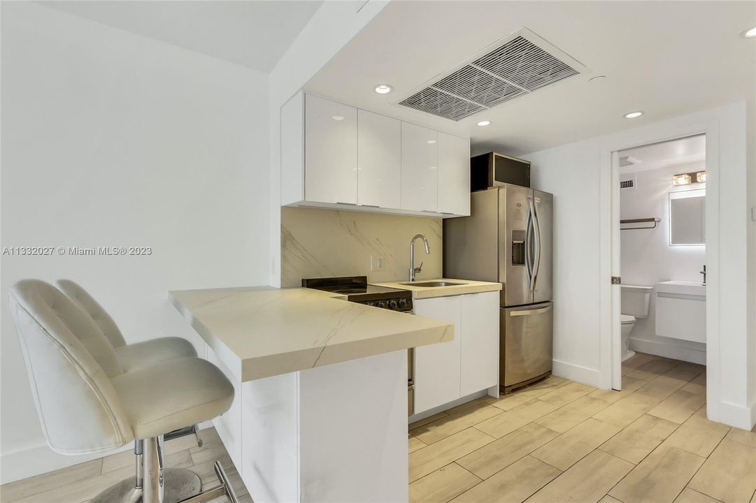 Recently Sold: $759,000 (2 beds, 2 baths, 1190 Square Feet)