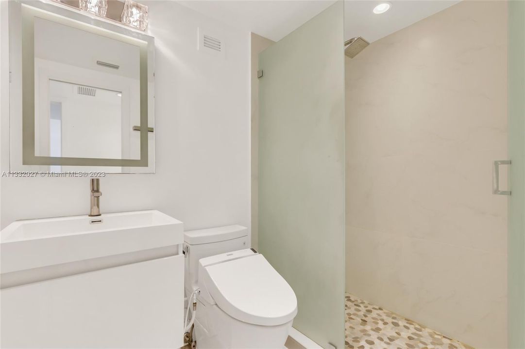 Recently Sold: $759,000 (2 beds, 2 baths, 1190 Square Feet)
