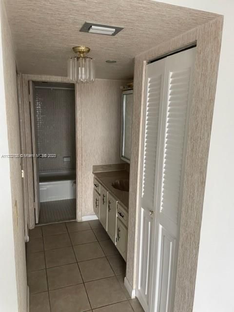 Recientemente alquilado: $1,700 (1 camas, 1 baños, 740 Pies cuadrados)