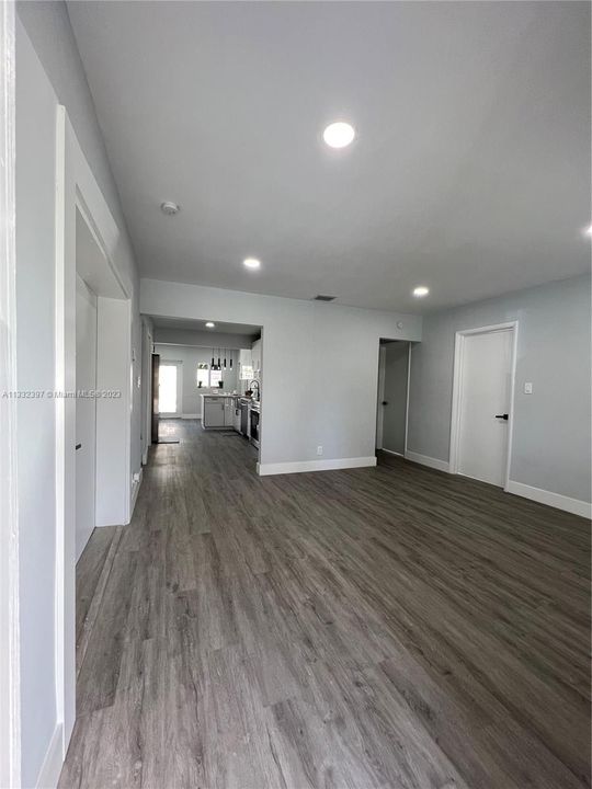 Recently Rented: $4,250 (3 beds, 2 baths, 1332 Square Feet)
