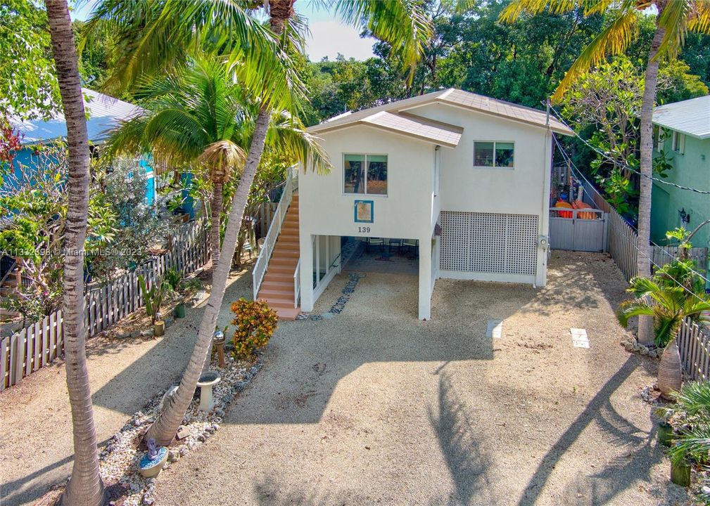 Recently Sold: $635,000 (2 beds, 1 baths, 816 Square Feet)