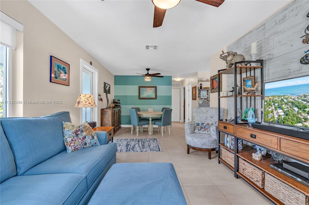 Recently Sold: $635,000 (2 beds, 1 baths, 816 Square Feet)