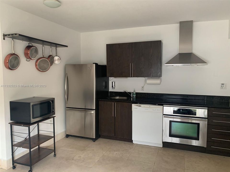 Recently Sold: $249,000 (1 beds, 1 baths, 513 Square Feet)