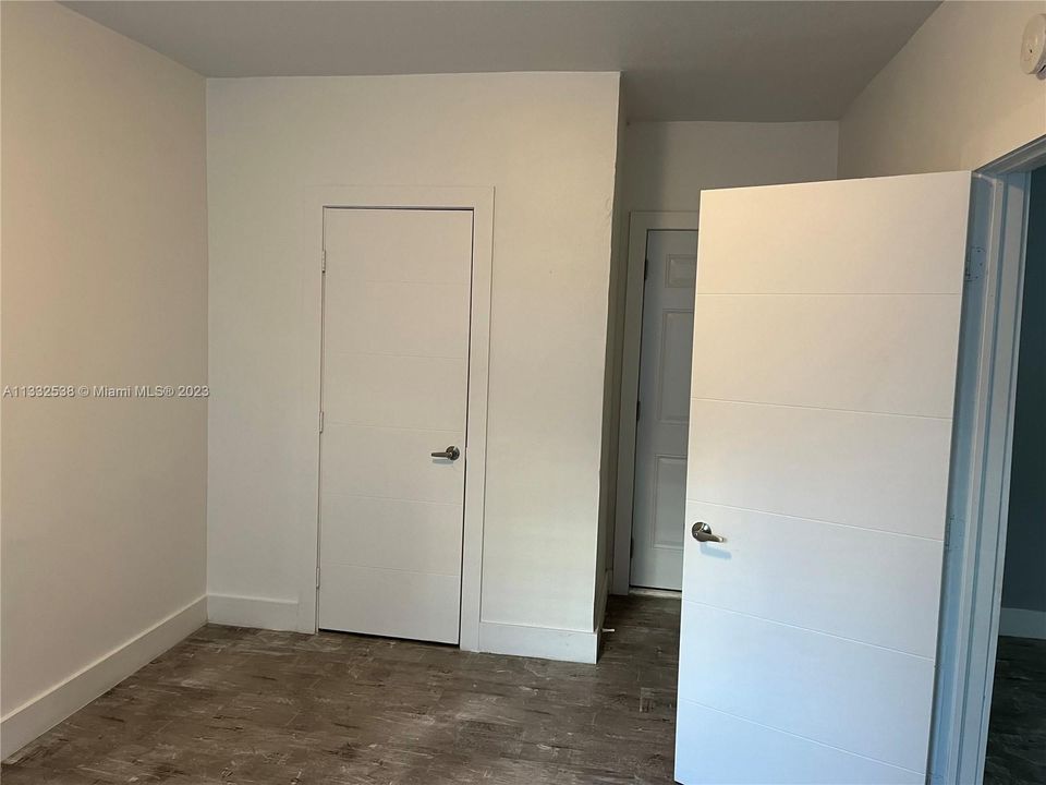 Recently Rented: $2,500 (2 beds, 1 baths, 975 Square Feet)