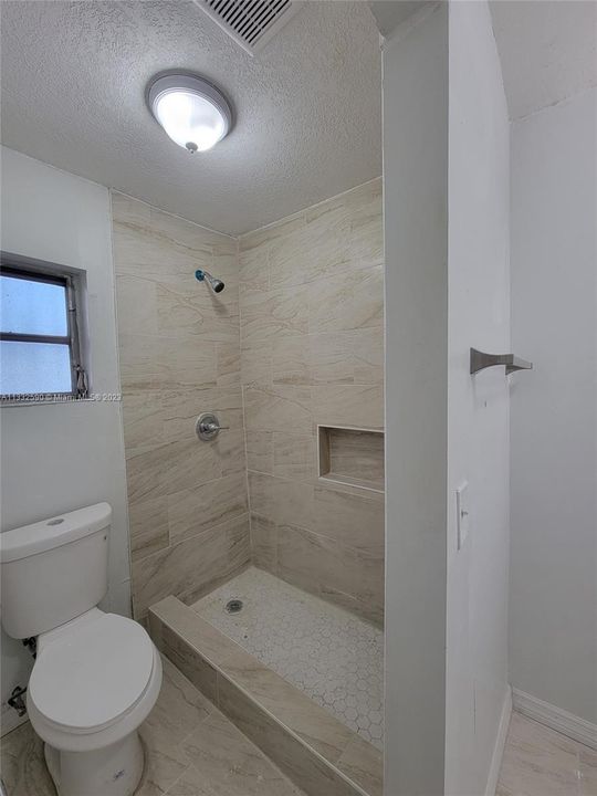 最近租的: $3,300 (5 贝兹, 2 浴室, 1602 平方英尺)