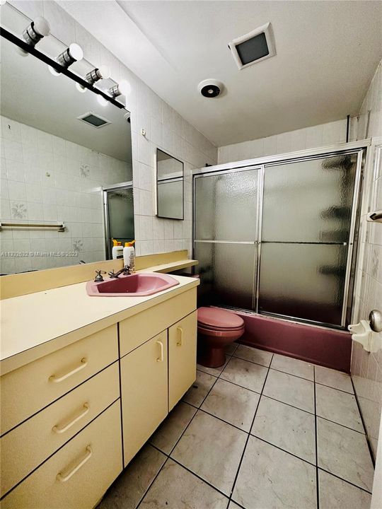 最近租的: $4,000 (3 贝兹, 2 浴室, 2188 平方英尺)