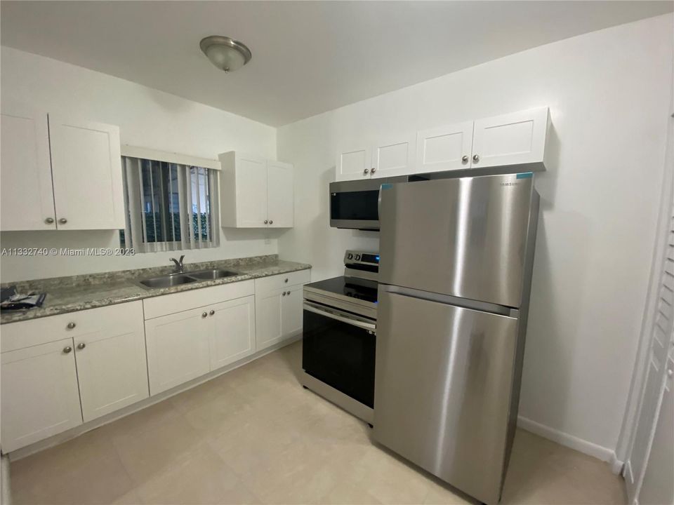 Recently Rented: $1,800 (1 beds, 1 baths, 450 Square Feet)