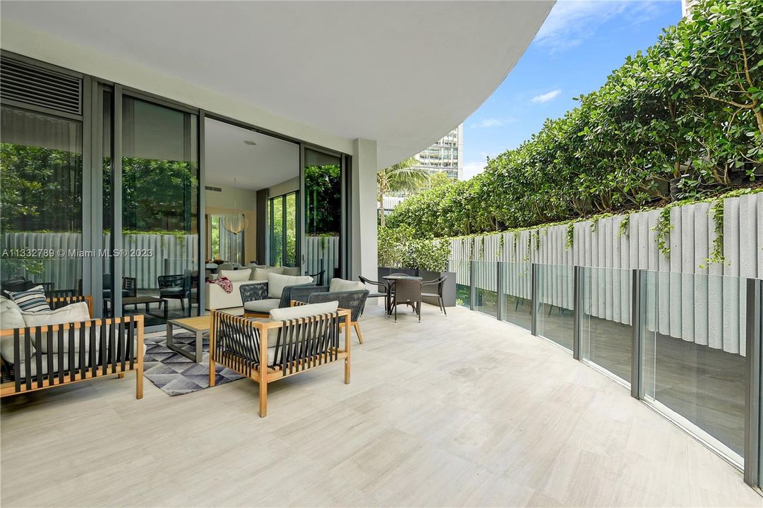 Recently Sold: $3,650,000 (3 beds, 3 baths, 2558 Square Feet)