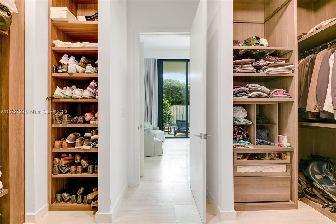 Recently Sold: $3,650,000 (3 beds, 3 baths, 2558 Square Feet)