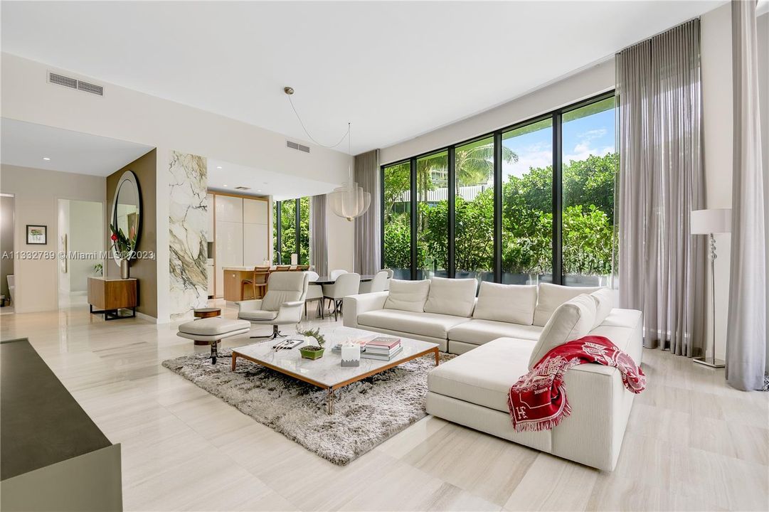 Recently Sold: $3,650,000 (3 beds, 3 baths, 2558 Square Feet)