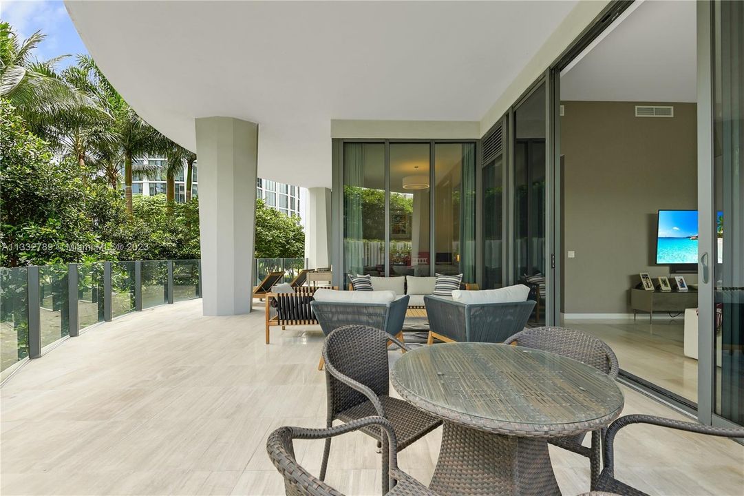 Recently Sold: $3,650,000 (3 beds, 3 baths, 2558 Square Feet)