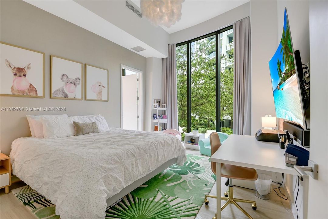 Recently Sold: $3,650,000 (3 beds, 3 baths, 2558 Square Feet)