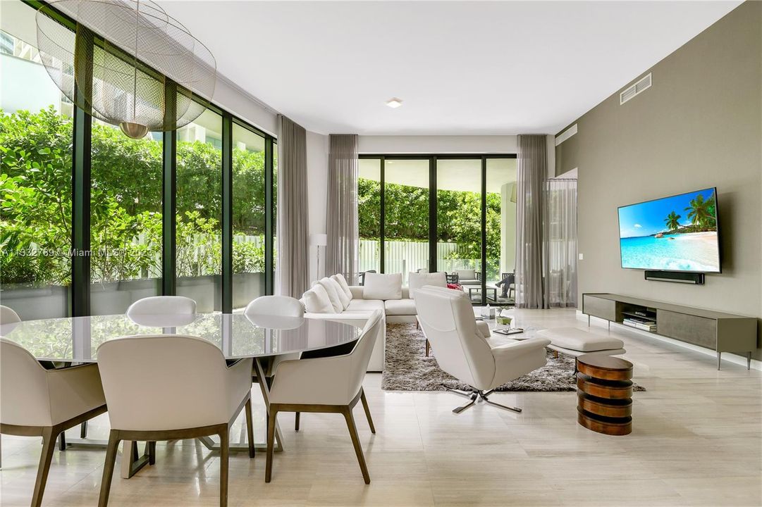 Recently Sold: $3,650,000 (3 beds, 3 baths, 2558 Square Feet)