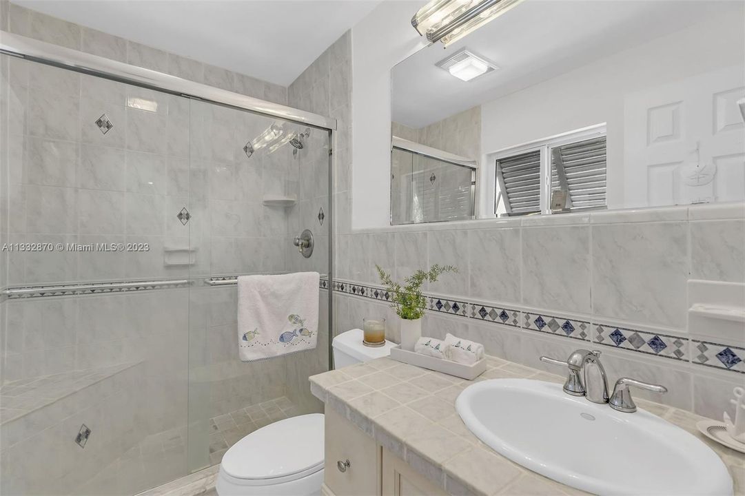 Recently Sold: $1,160,000 (2 beds, 2 baths, 1320 Square Feet)