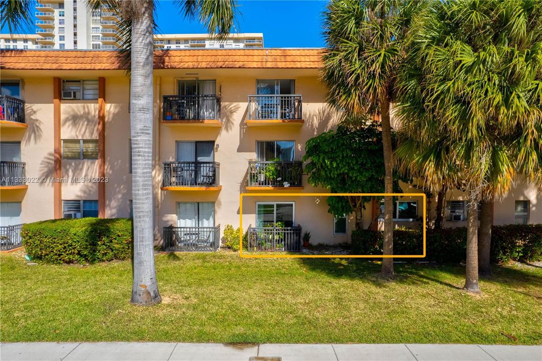 Recently Sold: $260,000 (1 beds, 1 baths, 564 Square Feet)