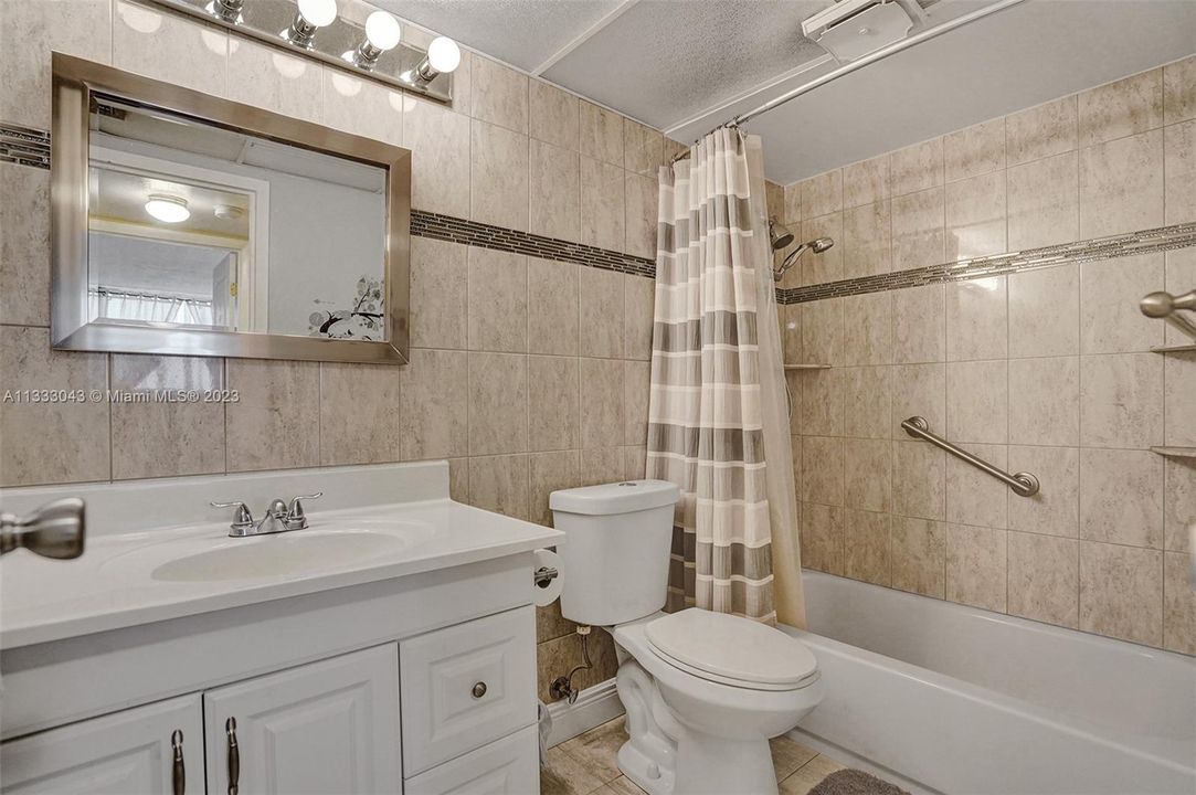 最近售出: $87,000 (1 贝兹, 1 浴室, 644 平方英尺)