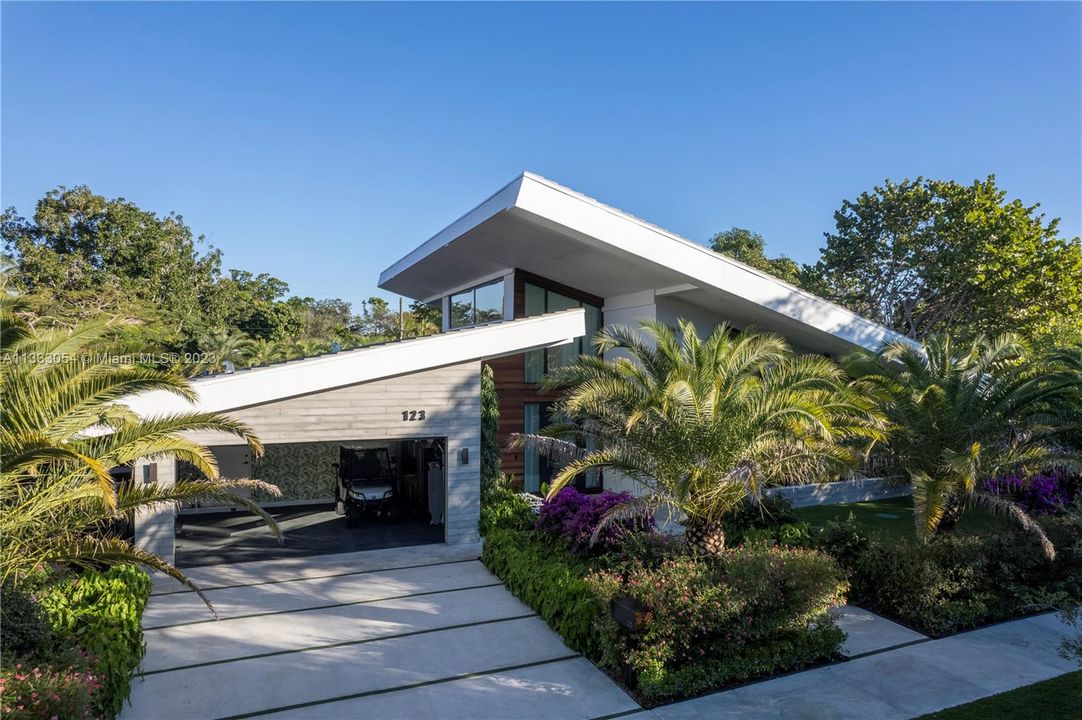 Recently Sold: $4,500,000 (4 beds, 4 baths, 2972 Square Feet)