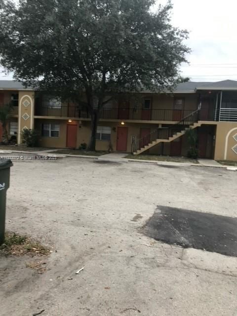 Recently Sold: $119,900 (1 beds, 1 baths, 566 Square Feet)