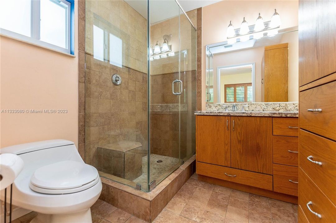 Недавно продано: $780,000 (3 спален, 2 ванн, 1442 Квадратных фут)