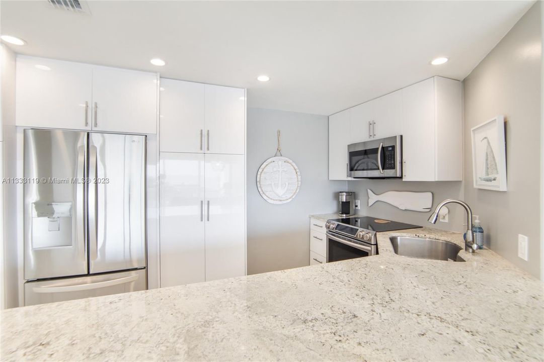 Recently Sold: $575,000 (1 beds, 1 baths, 900 Square Feet)
