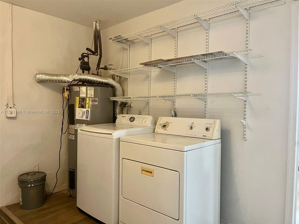 Recently Rented: $3,000 (3 beds, 2 baths, 1844 Square Feet)