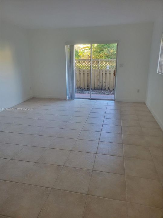 Recently Rented: $2,400 (2 beds, 2 baths, 1140 Square Feet)