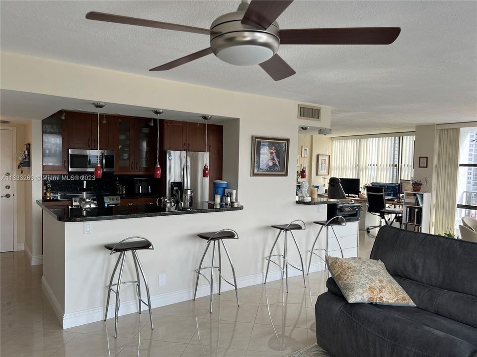 Recently Sold: $524,000 (2 beds, 2 baths, 1430 Square Feet)