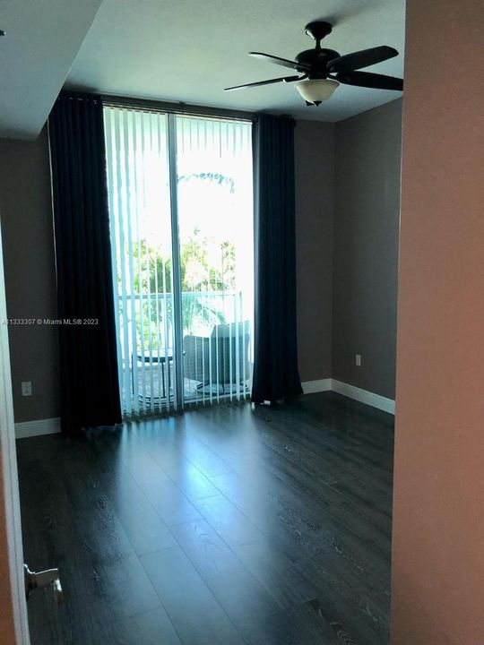 Recently Rented: $3,200 (2 beds, 2 baths, 1165 Square Feet)