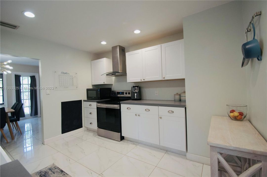 Recently Rented: $3,800 (2 beds, 2 baths, 1080 Square Feet)