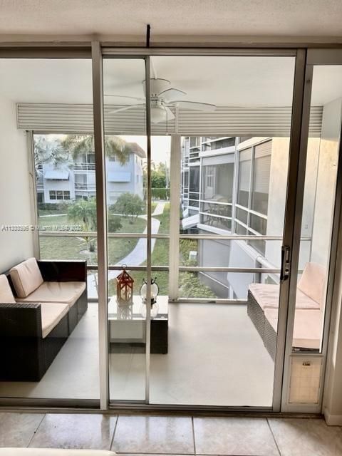 Vendido Recientemente: $168,000 (1 camas, 1 baños, 700 Pies cuadrados)