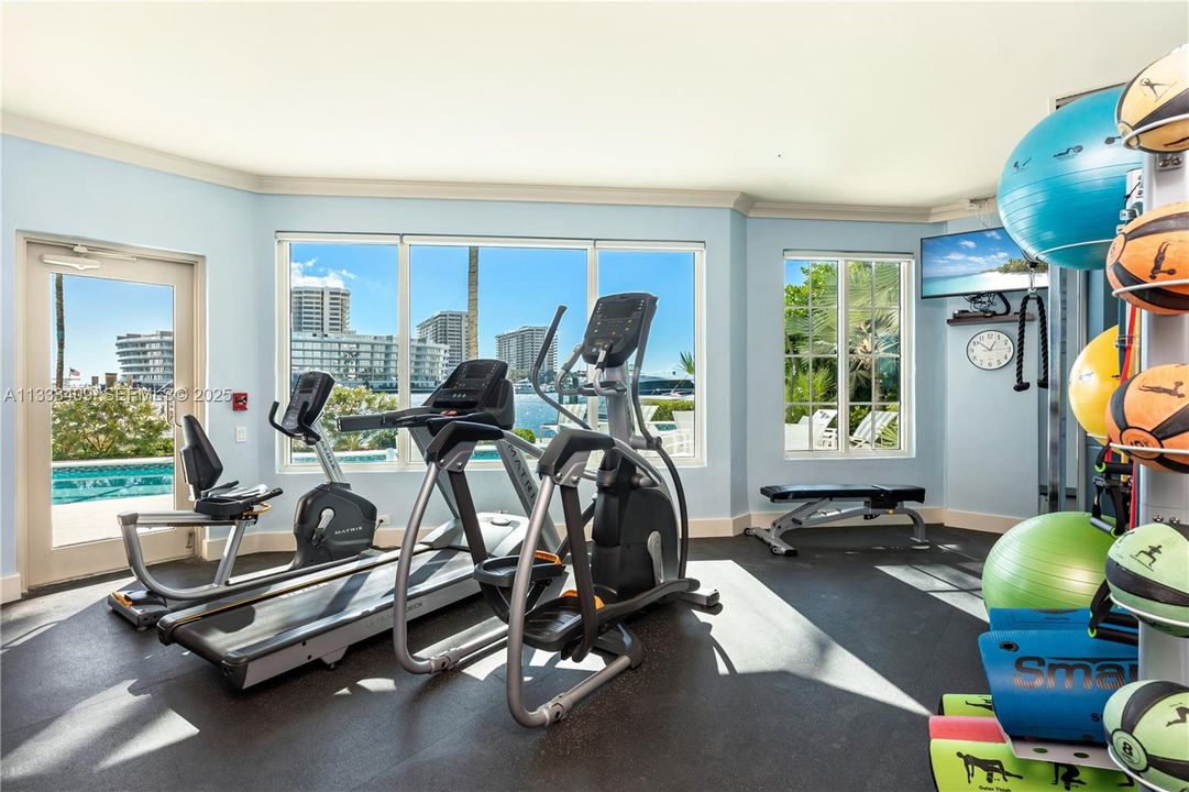 For Sale: $5,950,000 (3 beds, 3 baths, 3444 Square Feet)