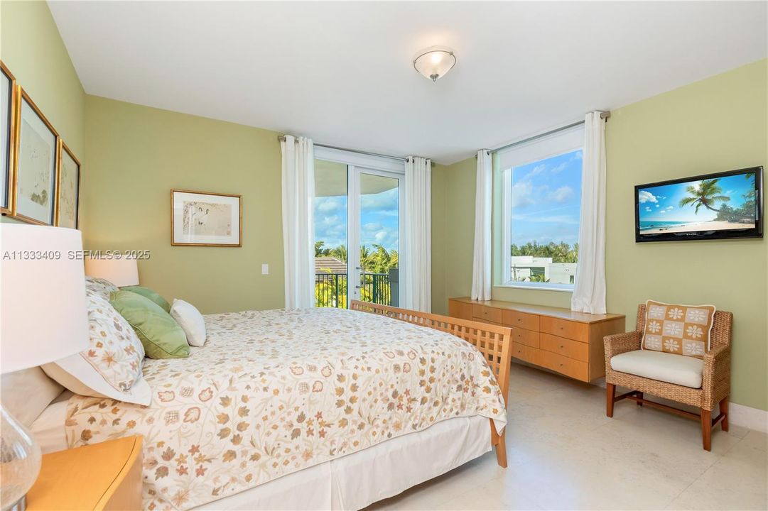 For Sale: $5,950,000 (3 beds, 3 baths, 3444 Square Feet)