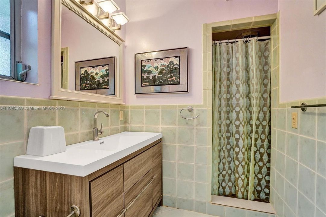 最近售出: $899,000 (3 贝兹, 3 浴室, 2093 平方英尺)