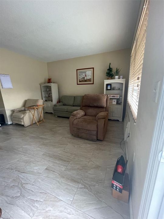 Recently Sold: $92,500 (1 beds, 1 baths, 580 Square Feet)