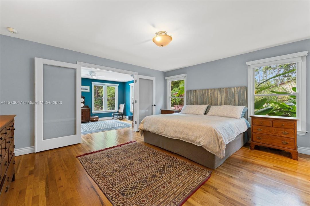 Recently Sold: $1,000,000 (3 beds, 2 baths, 2994 Square Feet)