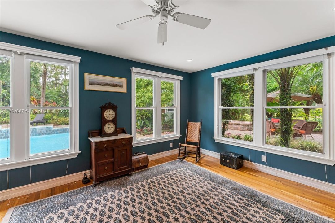 Recently Sold: $1,000,000 (3 beds, 2 baths, 2994 Square Feet)