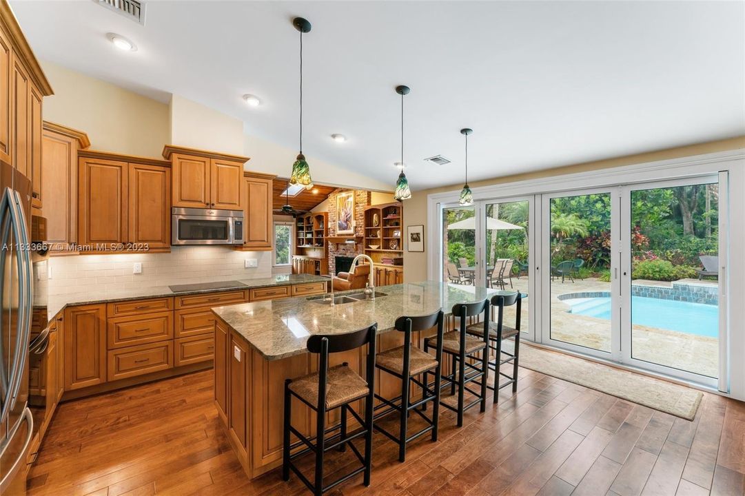 Recently Sold: $1,000,000 (3 beds, 2 baths, 2994 Square Feet)