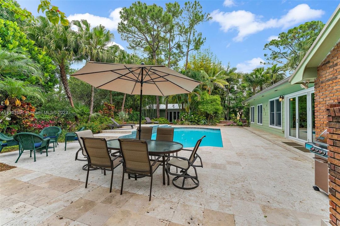 Recently Sold: $1,000,000 (3 beds, 2 baths, 2994 Square Feet)