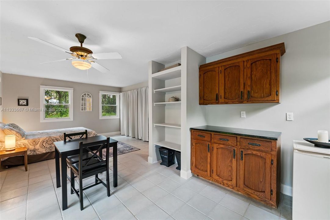 Recently Sold: $1,000,000 (3 beds, 2 baths, 2994 Square Feet)