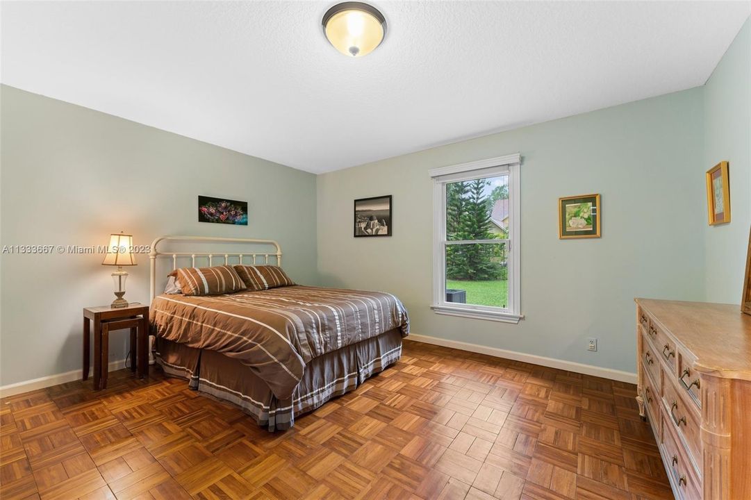 Recently Sold: $1,000,000 (3 beds, 2 baths, 2994 Square Feet)